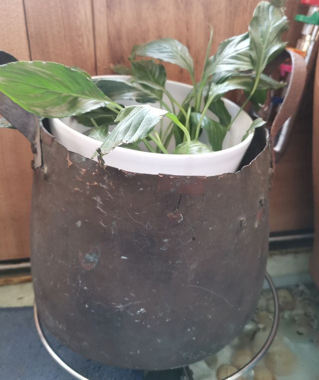 Pentola antica in rame