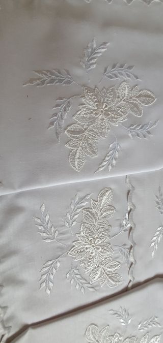 3 JUEGOS SÁBANAS BORDADAS