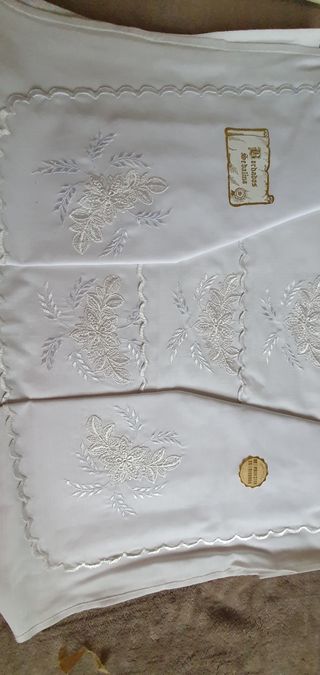 3 JUEGOS SÁBANAS BORDADAS