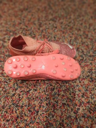 BOTAS DE FUTBOL (2 PARES)