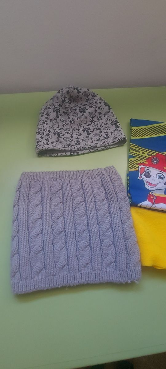 Conjunto gorro y cuellos de bufanda