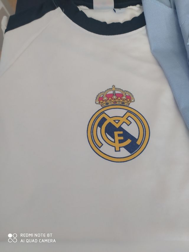 Vestuário de homem variado