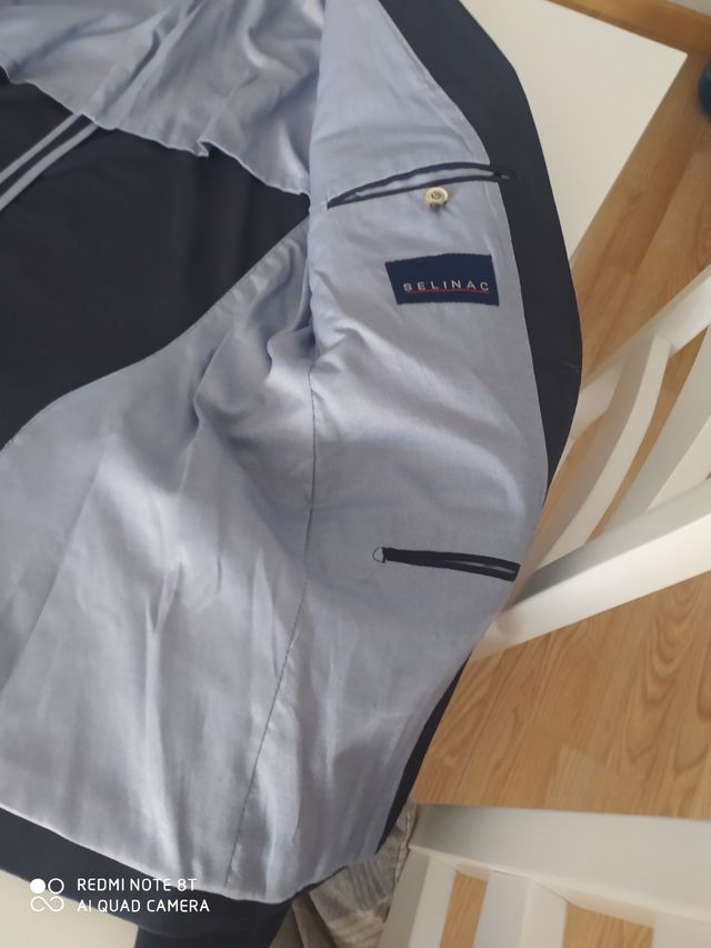 Vestuário de homem variado