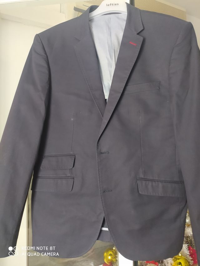 Vestuário de homem variado