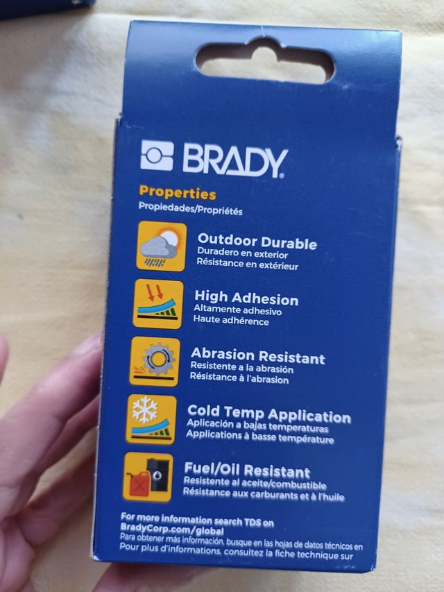 Etiquetas de vinilo Brady para interior y exterior