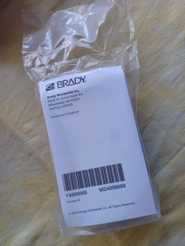 Etiquetas de vinilo Brady para interior y exterior