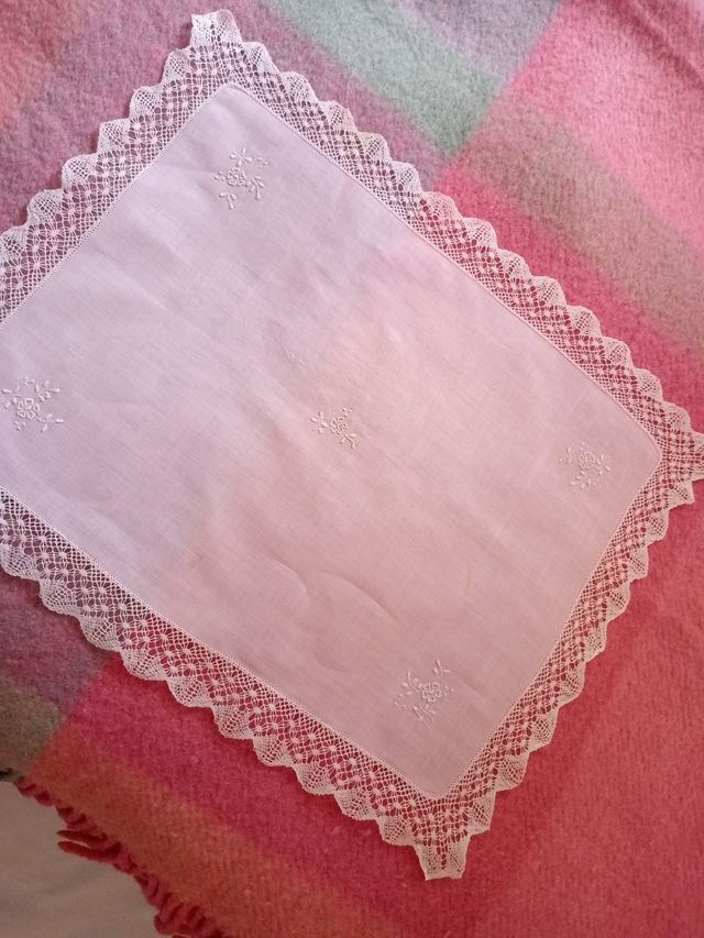 Antiguo mantel 2 servicios , tú y yo.