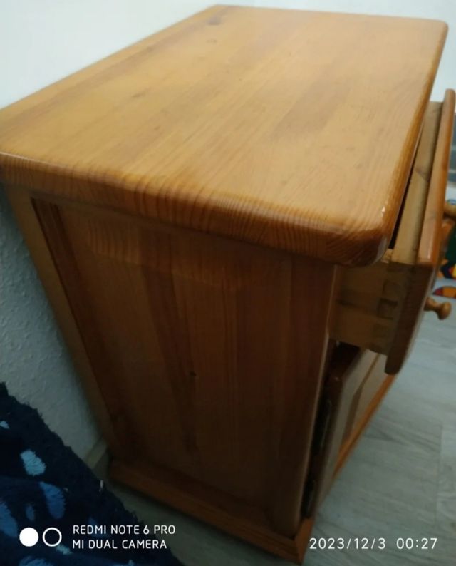 Dormitorio(cabecero+mesita+baúl)