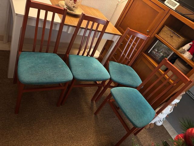 4 sillas de madera maciza