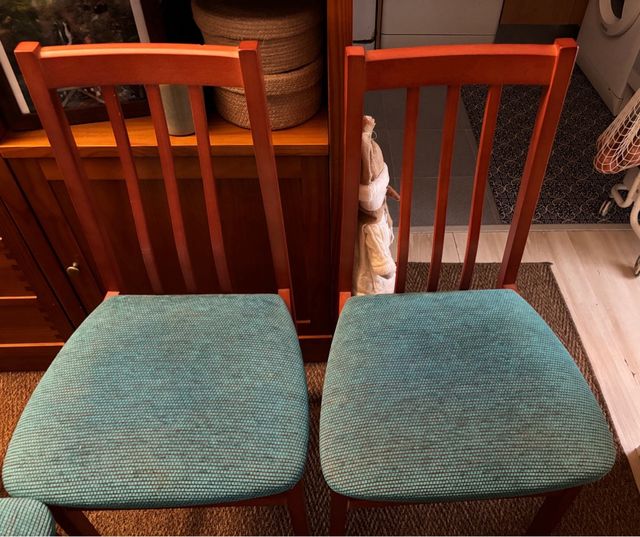 4 sillas de madera maciza