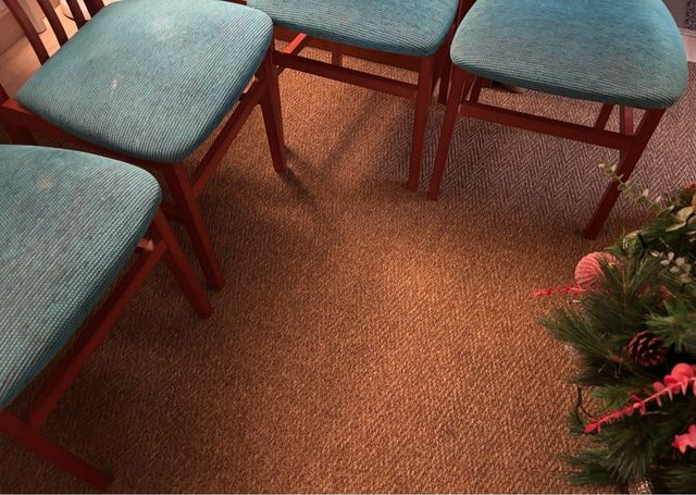 4 sillas de madera maciza