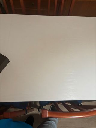 Mesa extensible y 4 sillas de madera macizas