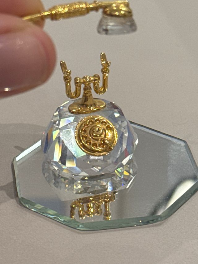 Figura telefono antiguo swarovski