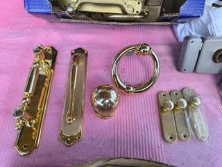 Herrajes y cerraduras