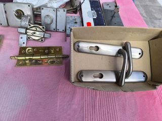 Herrajes y cerraduras