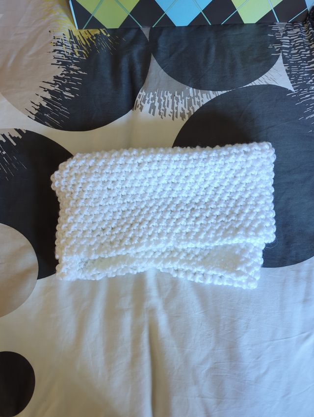 Cuello blanco de crochet