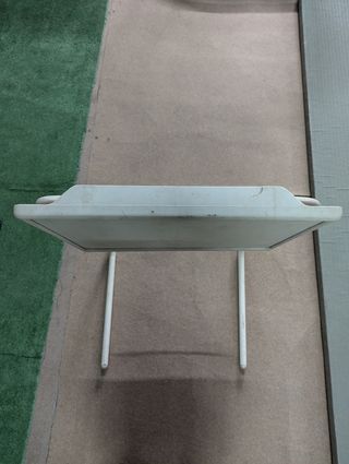 Mesa auxiliar plegable