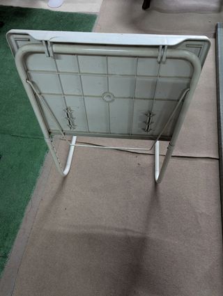 Mesa auxiliar plegable