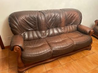 Se vende sofa y dos sillones.