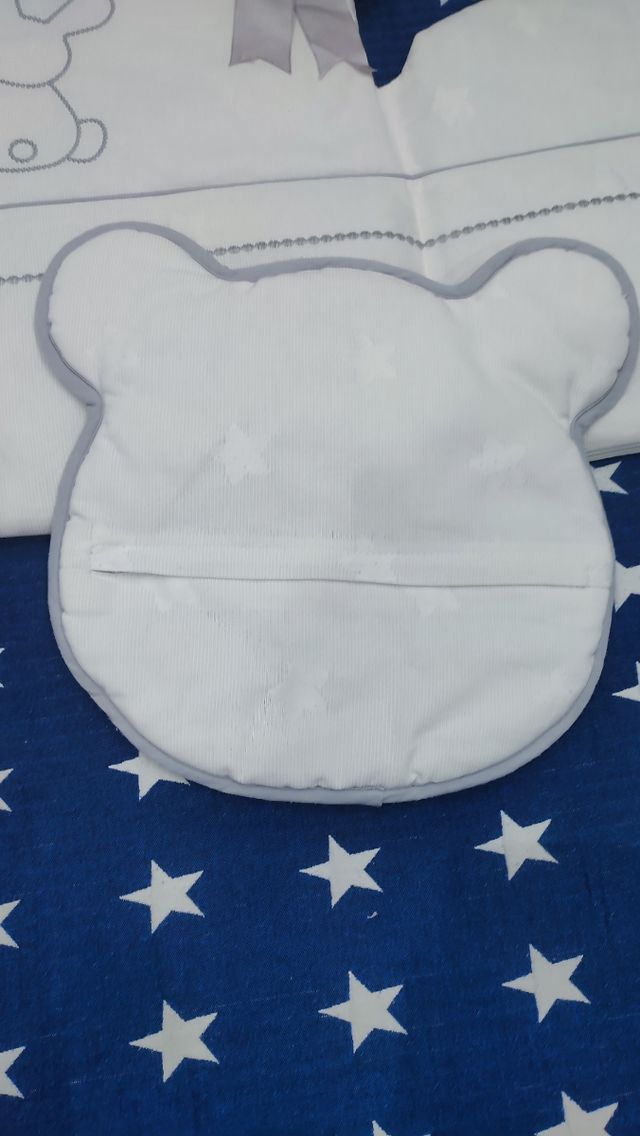 Edredón, chichonera y cojín para cuna
