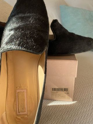 Zapatos negros de pelo y piel Uterque