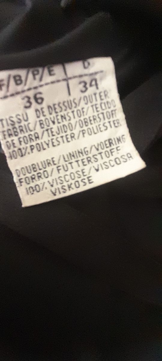 Vestido largo negro, bordado tipo mantón