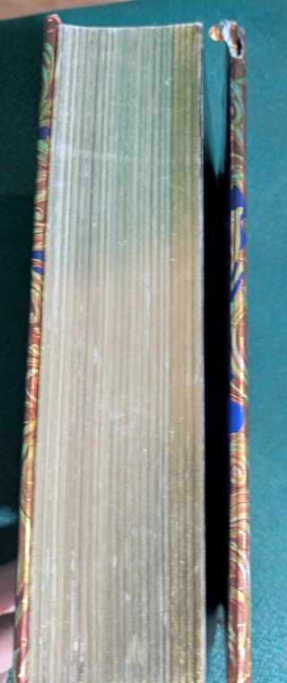 El gran libro del Reino de la Fantasía: ¡Descubre el mítico perfume de la fantasía!