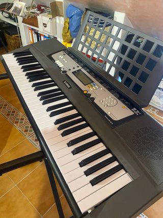 Teclado Yamaha EZ200