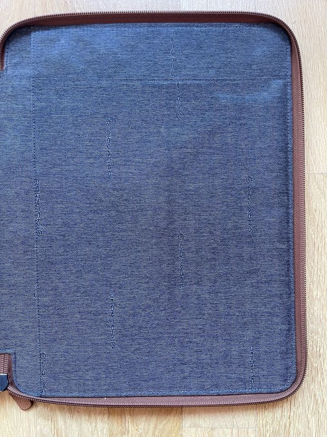 Funda portatil portadocumentos Piquardo