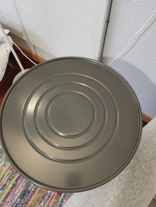 Mesa auxiliar metálica alta