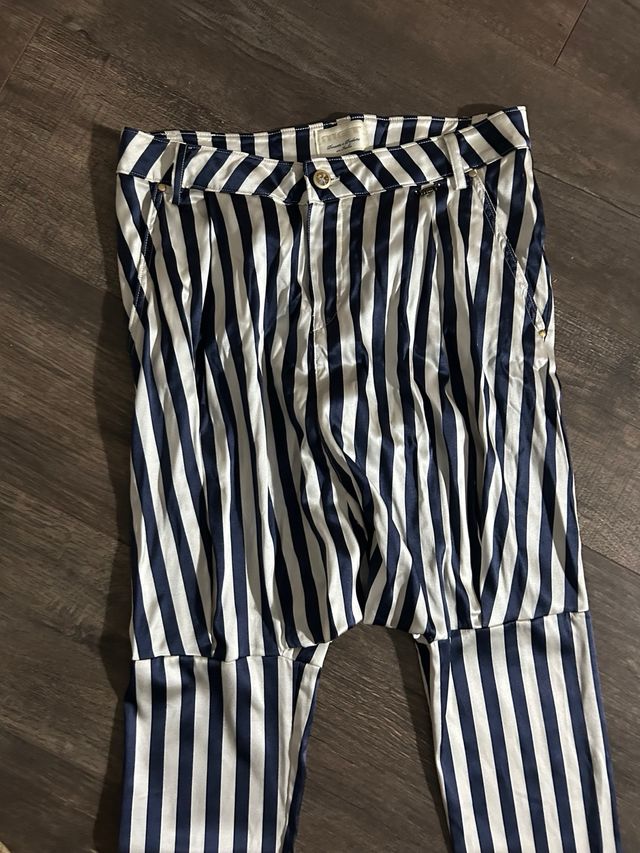 Pantalones a rallas cargo