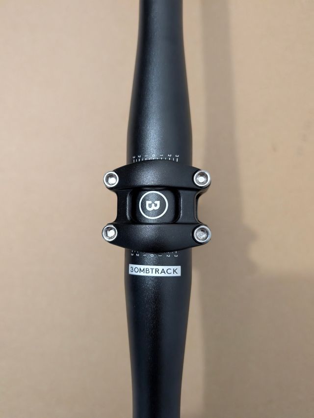 Bombtrack Kit handlebar & stem & grips