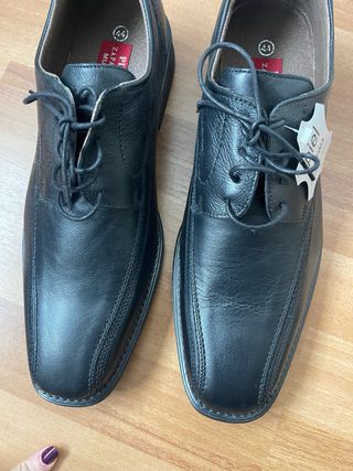 Zapato de piel para hombre