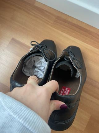 Zapato de piel para hombre