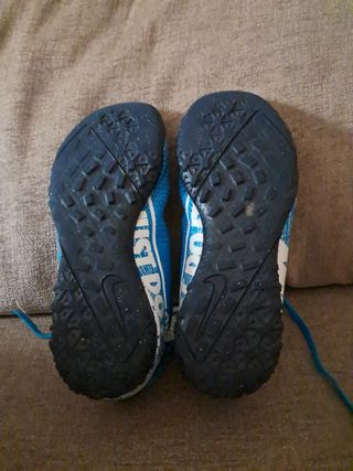 Botas de fútbol Nike con pocos usos