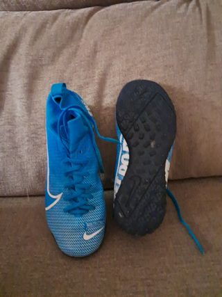 Botas de fútbol Nike con pocos usos