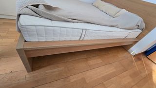 Cama doble con colchón