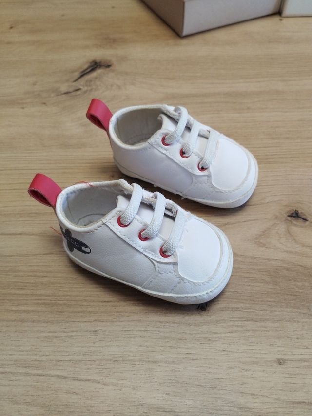 Zapatos blancos bebé talla 16-17 Sfera