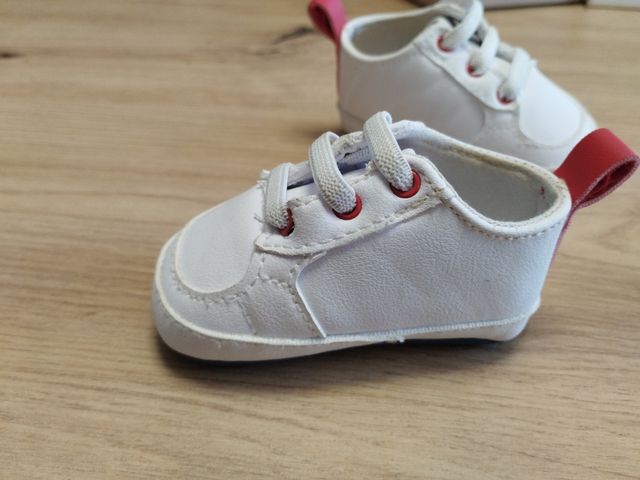 Zapatos blancos bebé talla 16-17 Sfera