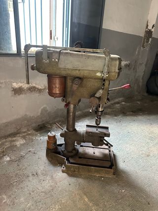 Taladro de Columna IBA- V15