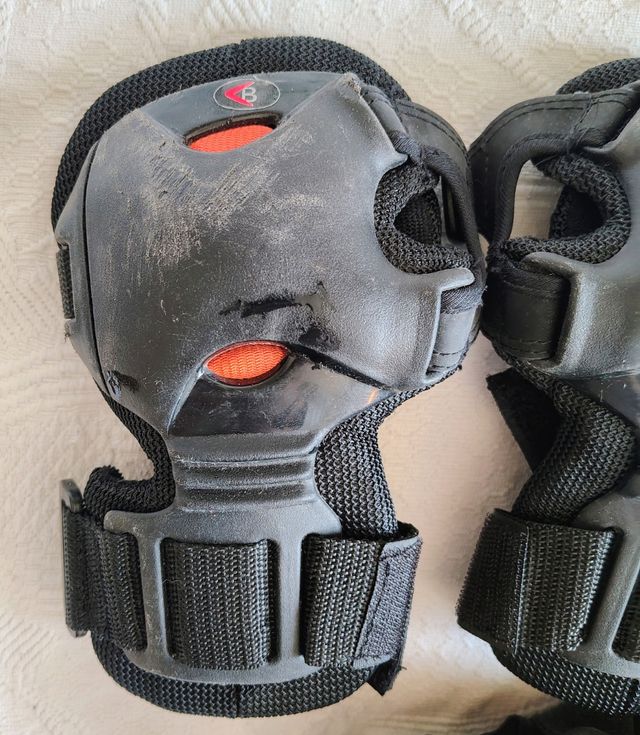 Juego de rodilleras y coderas Boomerang