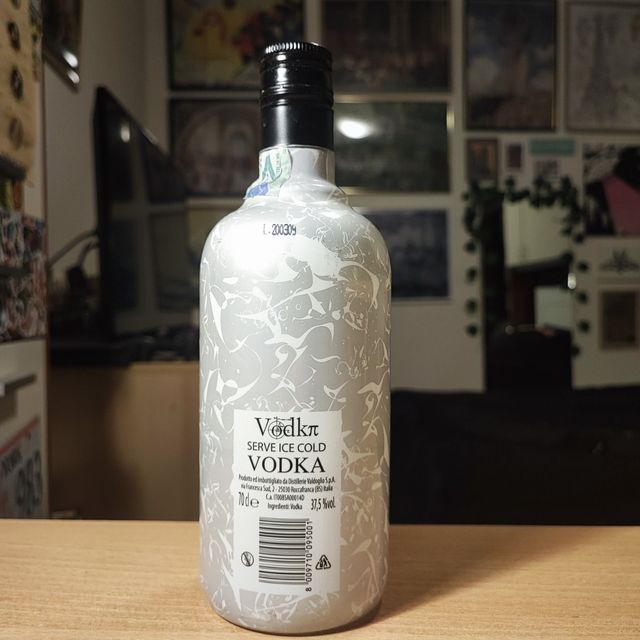 Bottiglia vuota Vodka Pi