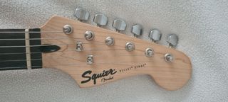 Guitarra eléctrica FENDER + Amplificador HARLEY
