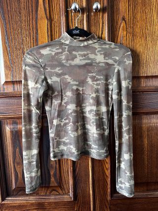 Camiseta transparente militar Pull & Bear