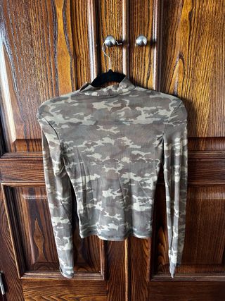 Camiseta transparente militar Pull & Bear