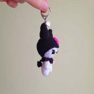 Llavero Kuromi hecho a mano