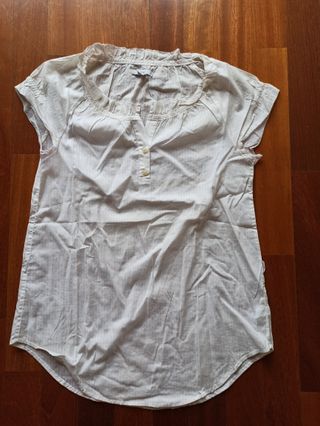 Blusa blanca con rayas tramadas GAP t. 36