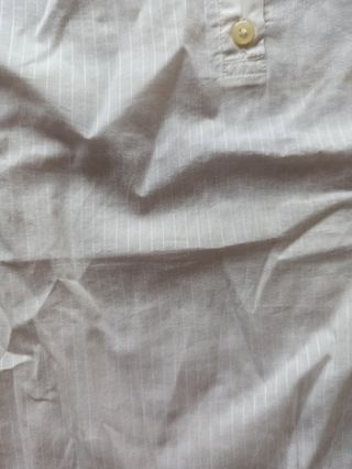 Blusa blanca con rayas tramadas GAP t. 36