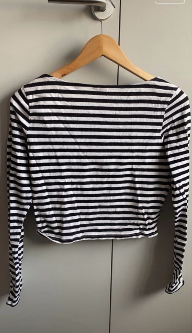 Crop top manga larga HyM