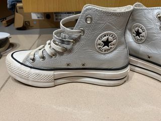 Converse plateadas